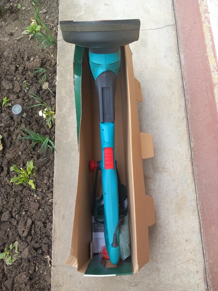 Trimer electric pentru gazon Bosch Art 27, 450 W