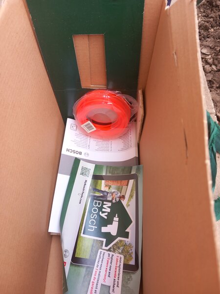 Trimer electric pentru gazon Bosch Art 27, 450 W